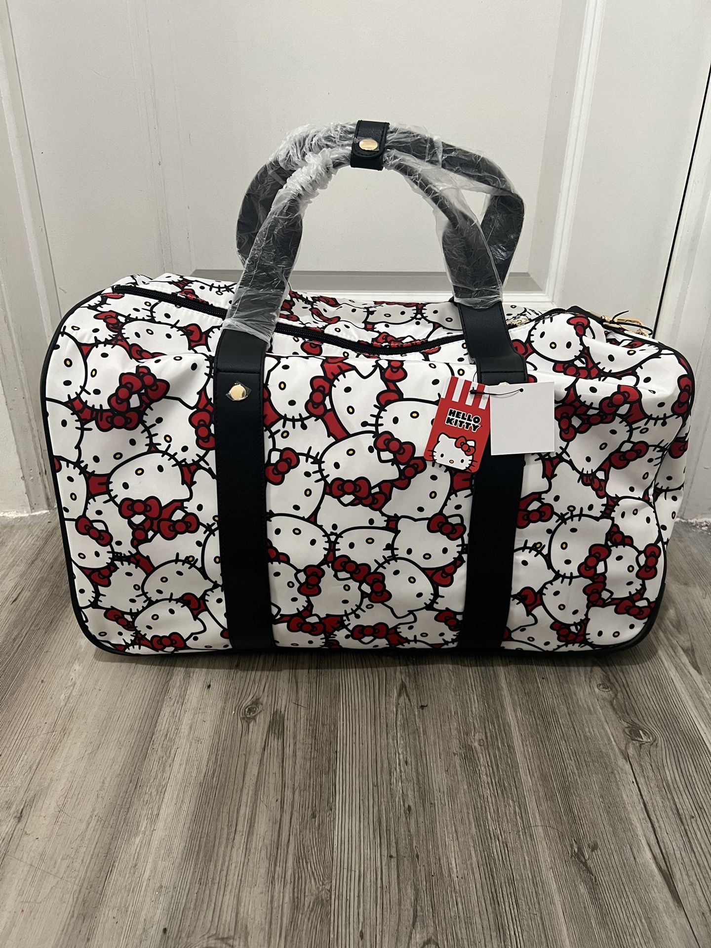 Hello Kitty Duffle Bag❤️