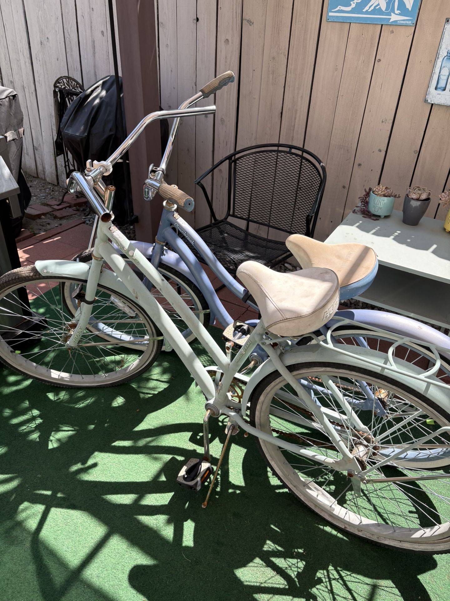 Beach Cruiser Bikes Huffy, The Purple One Holds Air The Teal Needs Tubes Selling Both Together For Only $30!!!!!!!