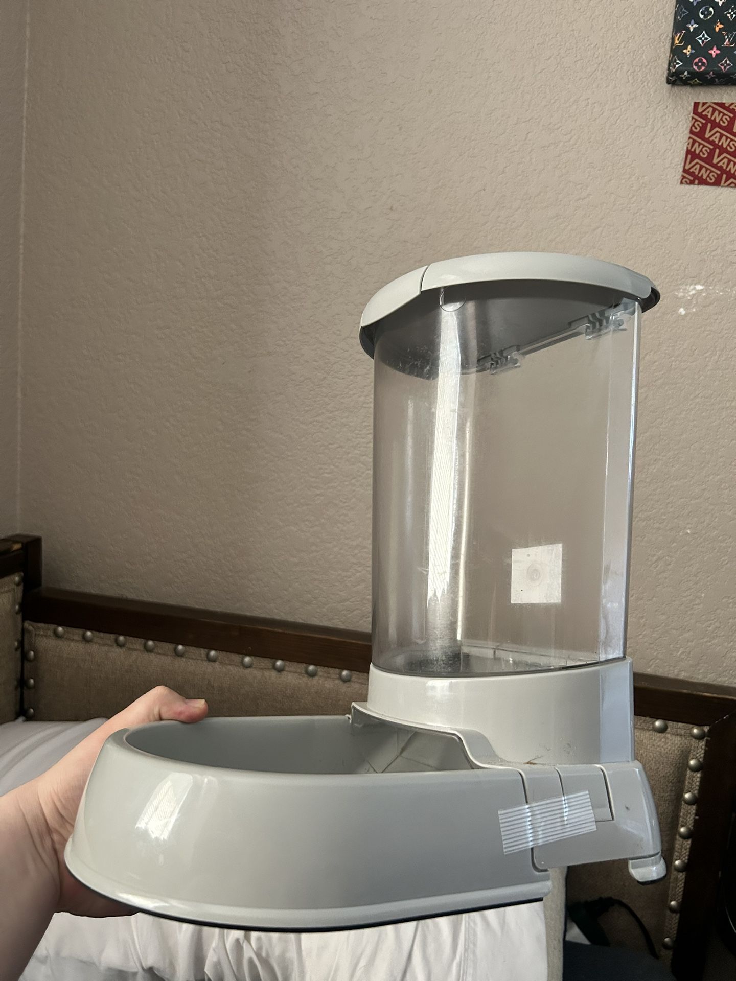 Dog Food Gravity Feeder 