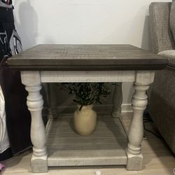 Set of 2 Ashley Furniture Farmhouse End Tables – Two-Tone Gray/Brown