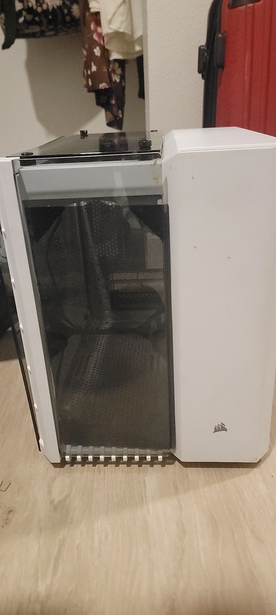Corsair Crystal Series 280X Tempered Glass Micro ATX Case in white. 