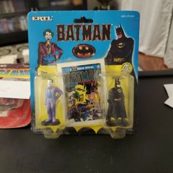 Ertl Batman And Joker Figurines