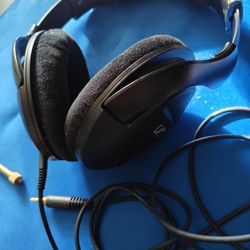 Sennheiser HD 560S Over-Ear Sound Isolating Headphones 