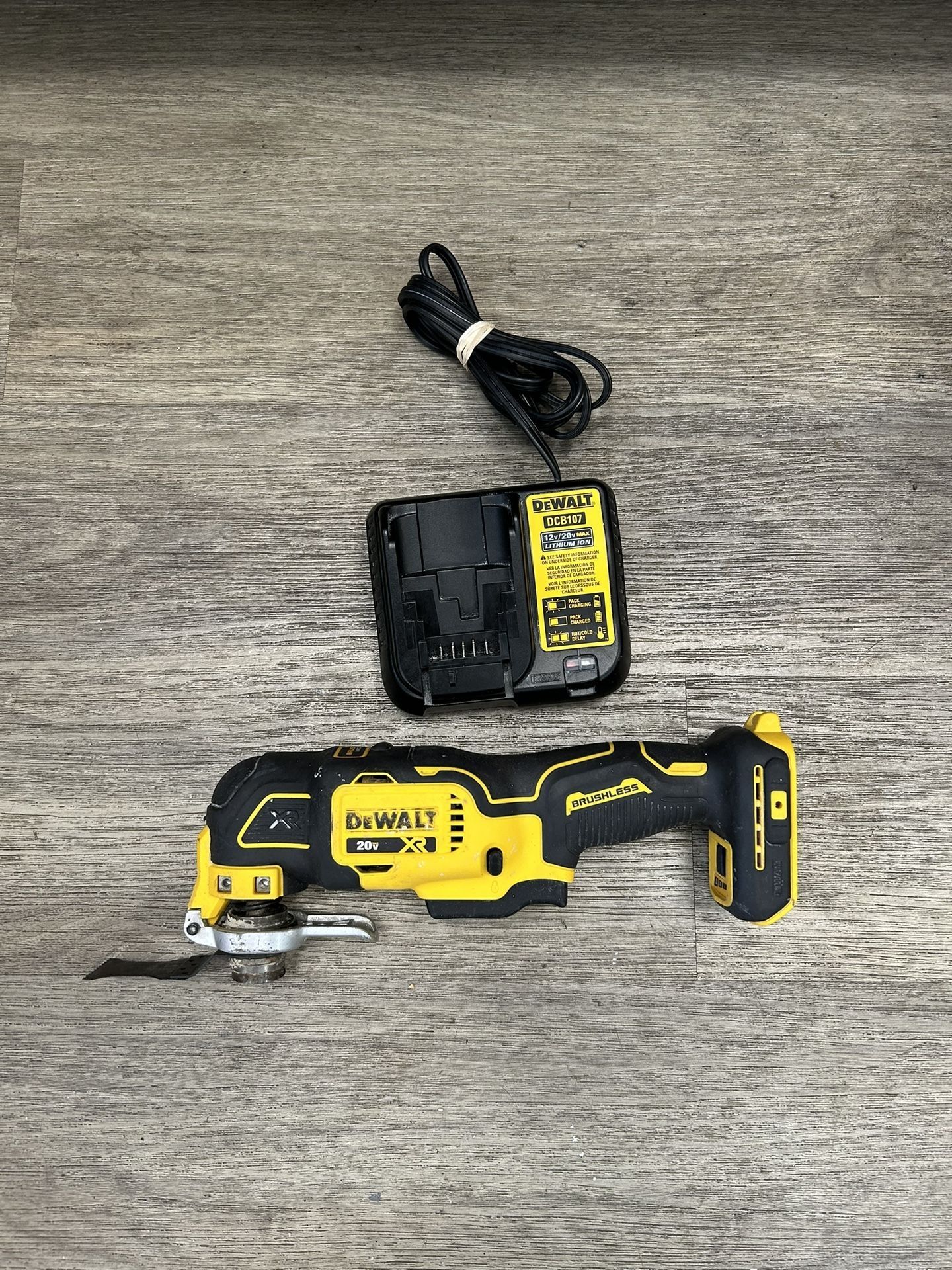 Dewalt Multi Tool DCS356 With Charger
