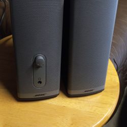 Bose Speakers Read Description 