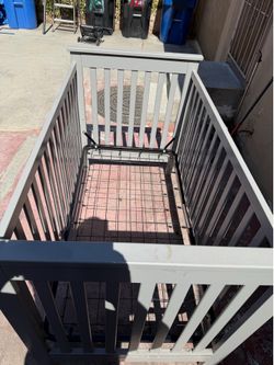Baby crib/toddler bed