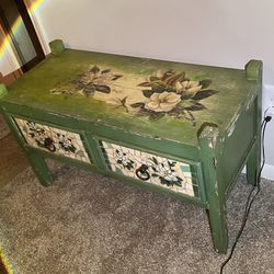 MOVING - Unique Small Table