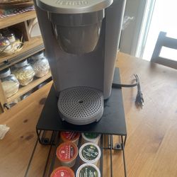 Keurig Coffee Machine, Comes With Pods And Pod Holder