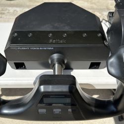 SAITEK PRO FLIGHT YOKE SYSTEM + THROTTLE 