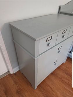 Dresser drawers