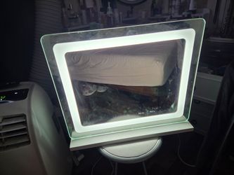 Vanity mirror