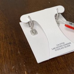 1/4 CTTW Beautiful Real Lab Grown Diamond Earrings!