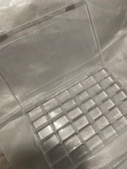 (New-each $5)Clear Plastic 24-Compartment Organizer Box