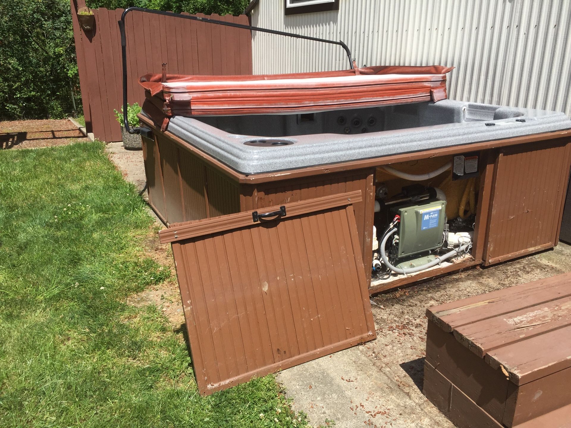 FREE Working Hot Tub