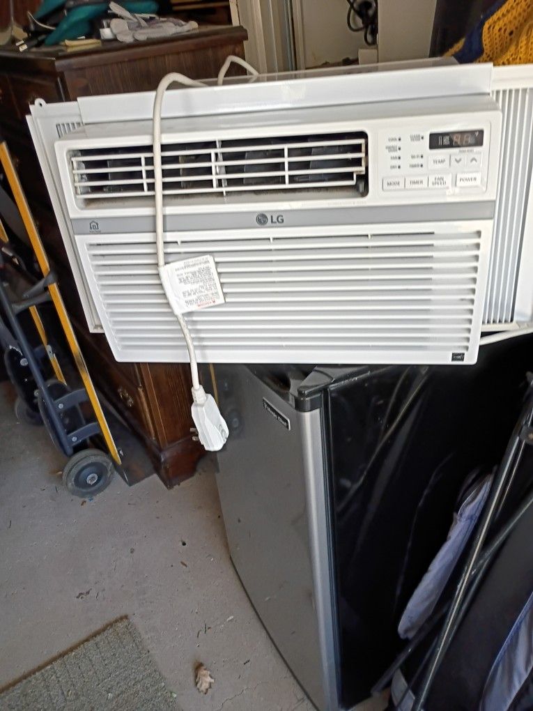 LG Room Air Conditioner 8000 BTU Room Size 340 Ft 8,000 BTUs Fits Window 22 X 36 With 13