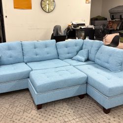 New 104x75 Sectional Couch With Ottoman / Free Delivery 