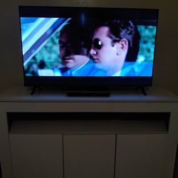 Entertainment center