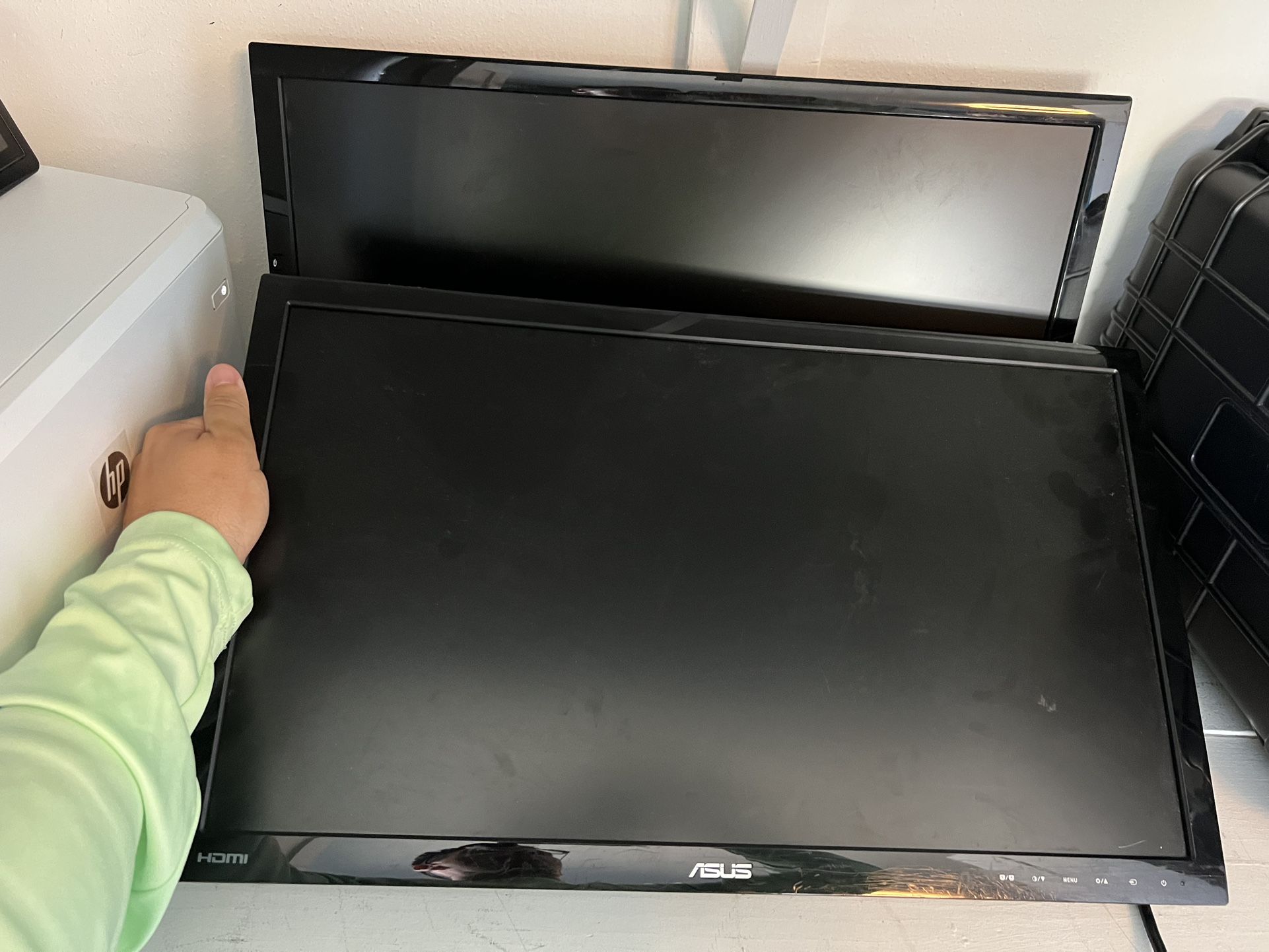 (2) Asus Monitors