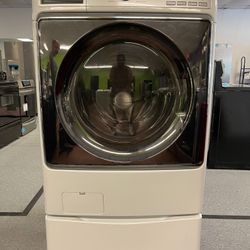 29” Kenmore Elite Front Load Washer With Pedestal