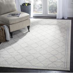 3’ x 5’ Safavieh Amherst Collection Beige and Light Grey Area Rug