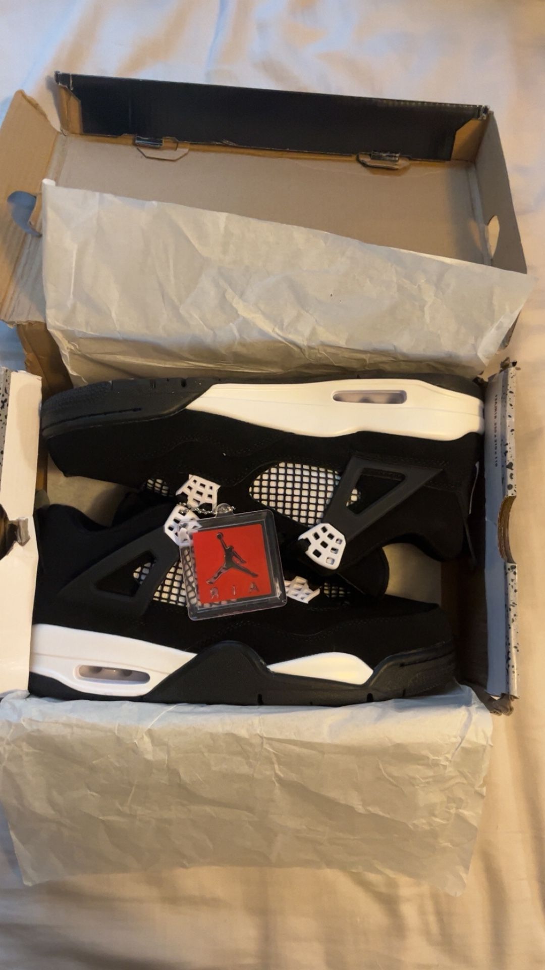 JORDAN 4 WHITE THUNDER