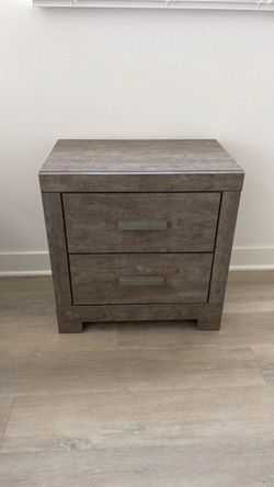 2-Drawer Nightstand / Bedside Table