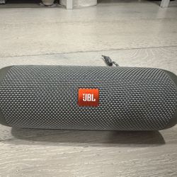 JBL Flip 5 Bluetooth Speaker