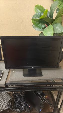 Dell computer two monitors WebCam and speaker