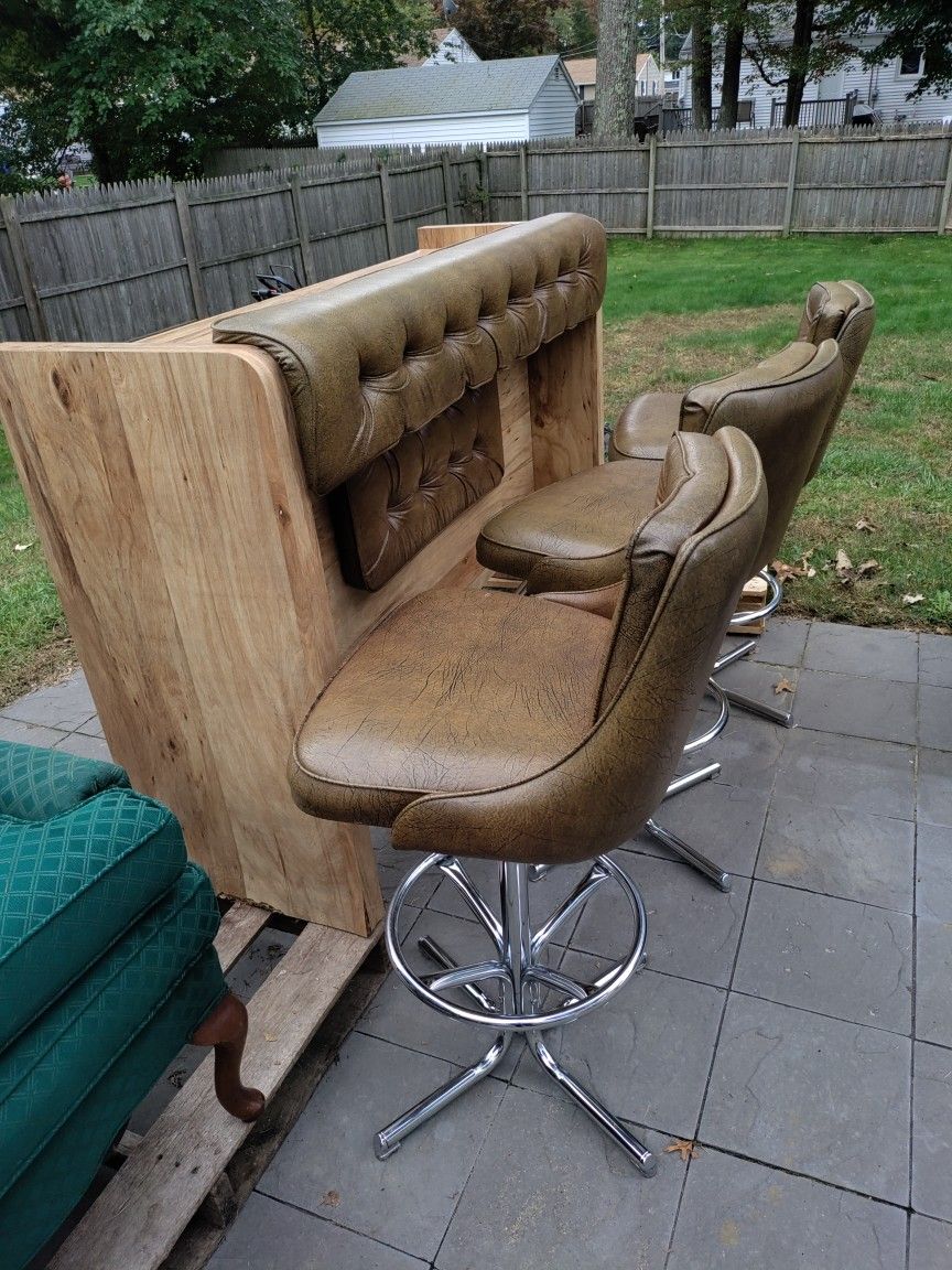 Bar With 3 Stools