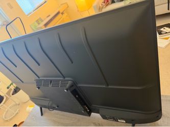 Hisense 48” Roku Smart TV