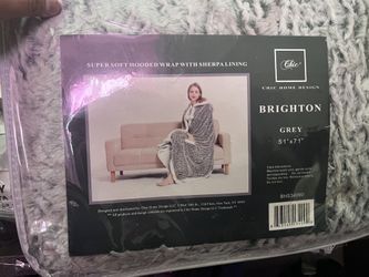 Capuchon / Hooded Wrap