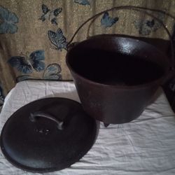 2 Cast Iron Bean pots With Lids