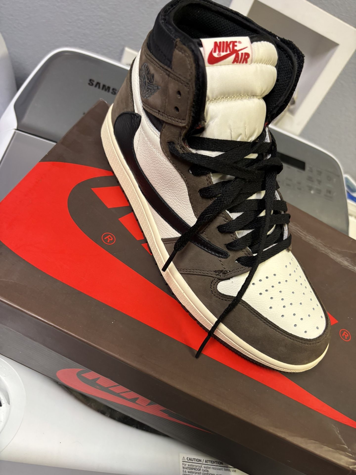 Air Jordan Travis Scot Edition 9 1/2