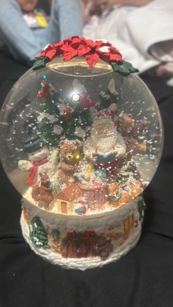 holliday magic musical snow globe