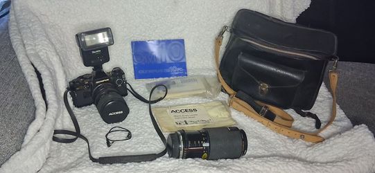 Olympus OM-10 35mm Film Camera Kit