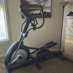 Schwinn 470 Elliptical 