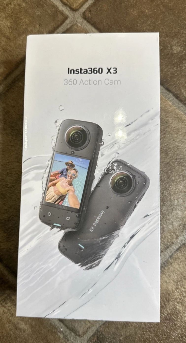 Insta360 x3 360 action camera floor model