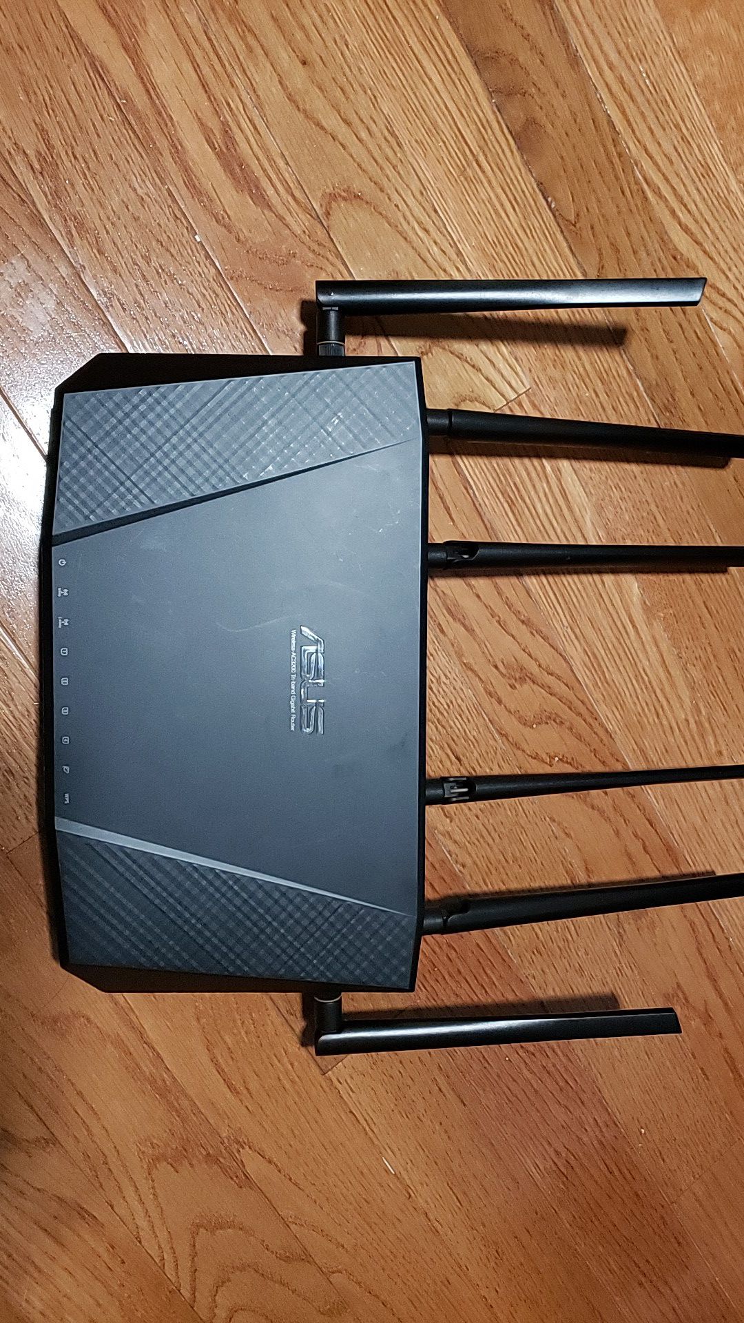 ASUS Wirless AC3200 Tri-Band Gigabyte Router