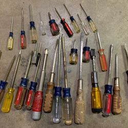 27 Screwdrivers. Mostly Craftsman.