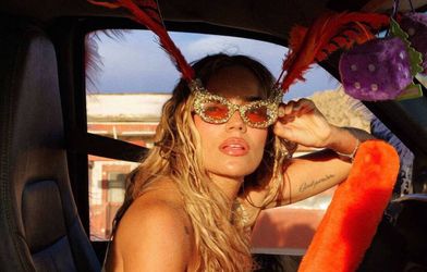 KAROL G - VIAJANDO POR EL MUNDO TROPITOUR
