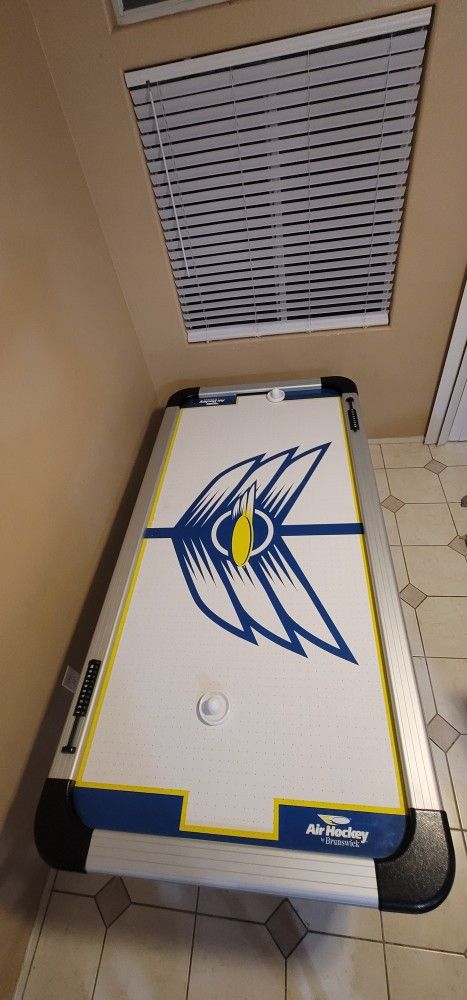 Air Hockey Table