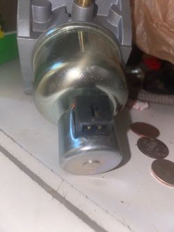 New replacement small-engine carburetor assembly. Never installed or used.