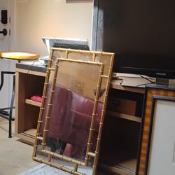 Beautiful Ready To Hang Perfect Condition Gold Trim Asian Style Mirror
