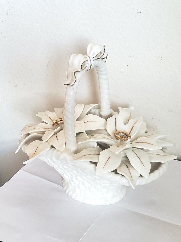 Vintage White Ceramic Flower Wicker Basket With Gold Trim