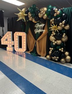BALLOON GARLAND AND BACKDROP