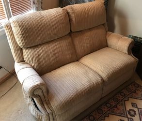 La-Z-Boy RECLINING LOVESEAT Sofa Couch Arm Chair Recliner w/ Headrest