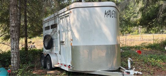 Maverick 2-Horse Trailer