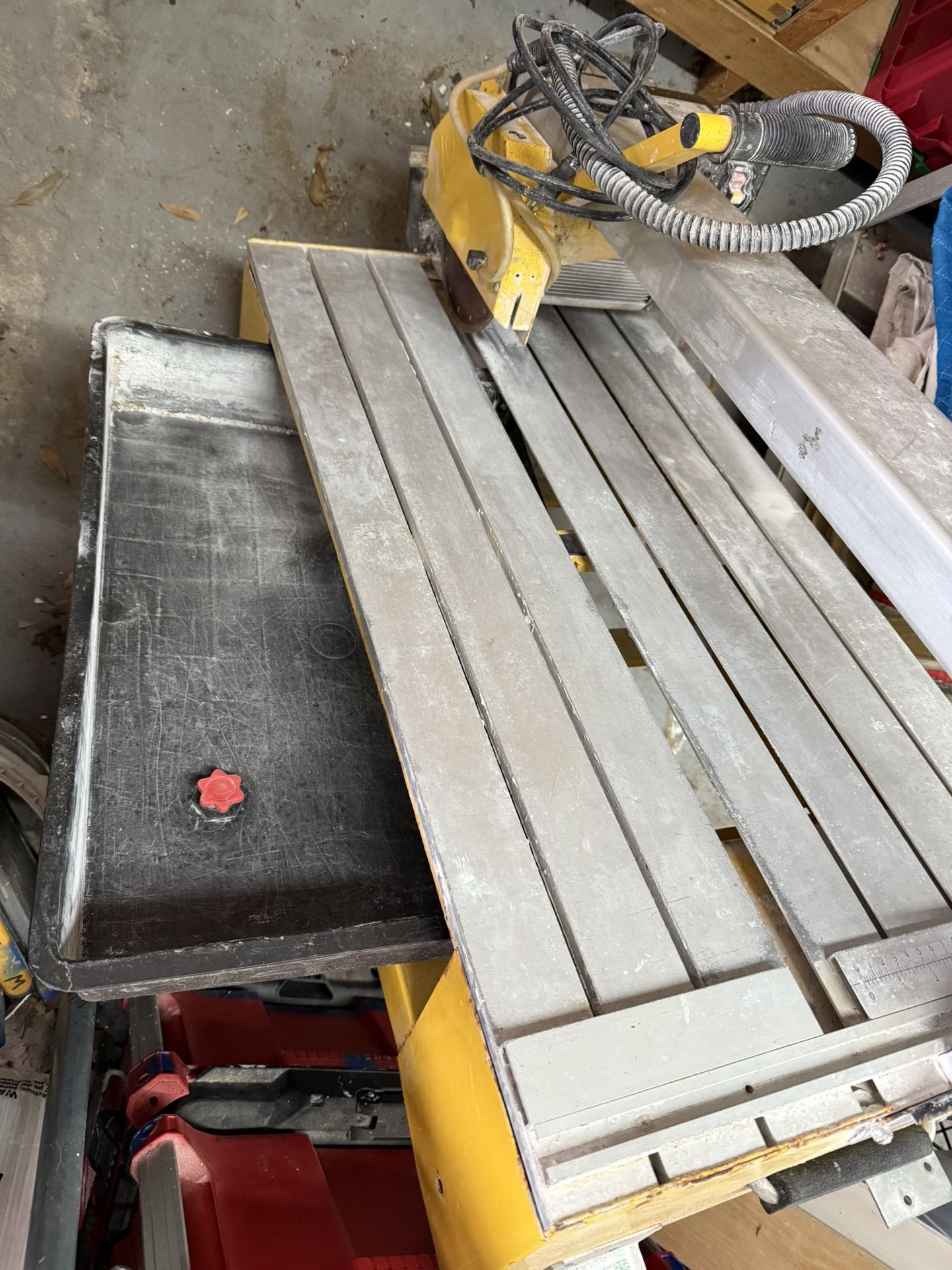 Qep 1 1/2 HP 24” Bridge Saw Tile Stone Masonry W/ Pump & 8” Blade  **No Stand** $125 OBO