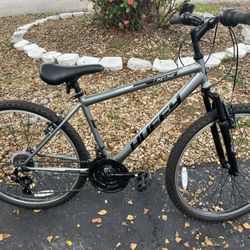 HUFFY MOUNTAIN BIKE 