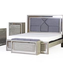 Six piece queen bedroom set